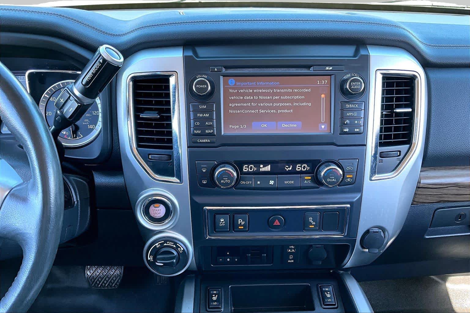 Used 2017 Nissan Titan SL AWD/4WD image 7