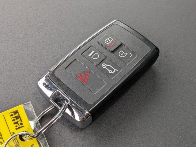 Used 2024 Land Rover Discovery S image 10