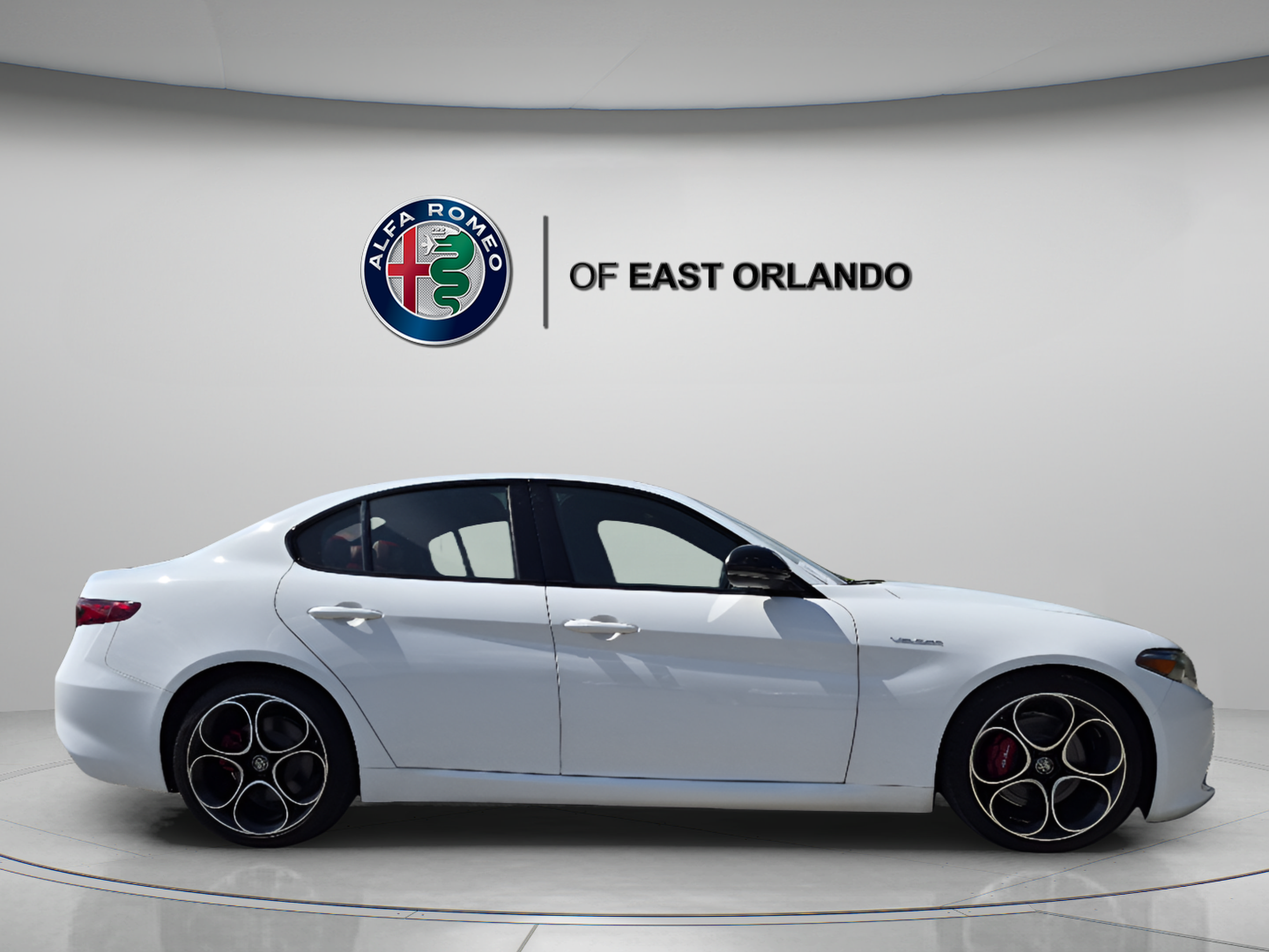 Used 2022 Alfa Romeo Giulia Veloce RWD image 7