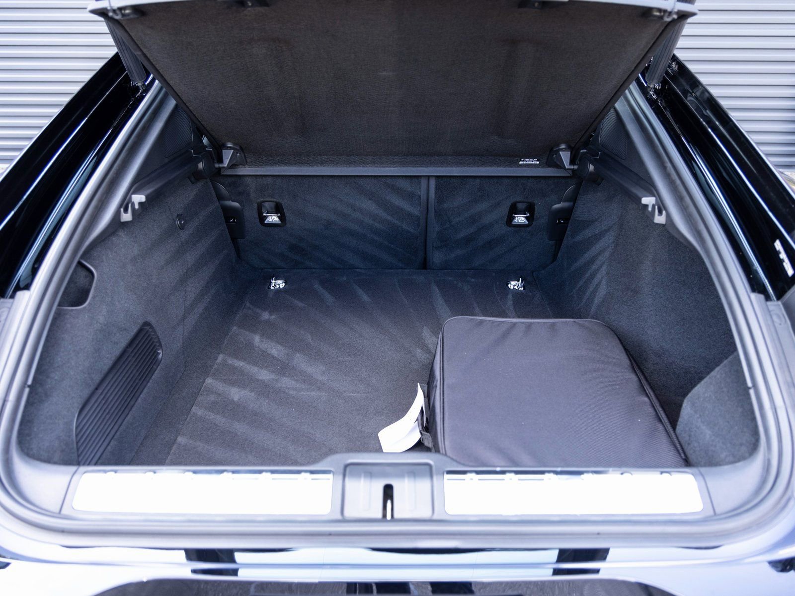 Used 2025 Porsche Panamera 4 image 29