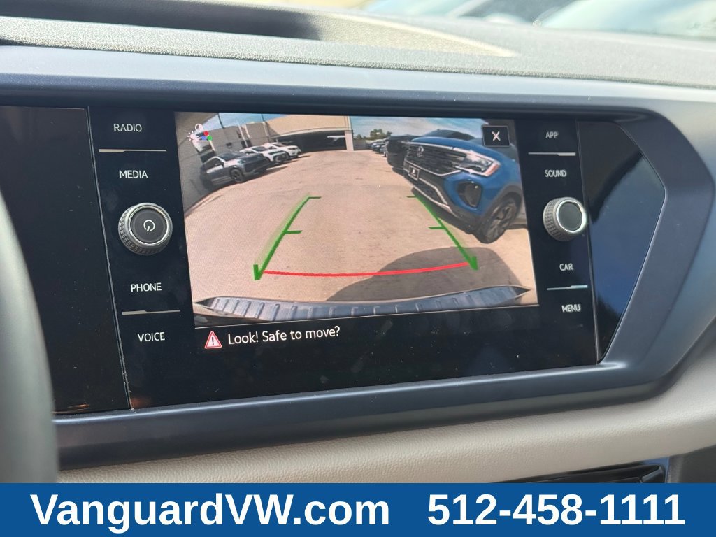 Used 2022 Volkswagen Taos SE w/ Driver Assistance Package FWD image 15
