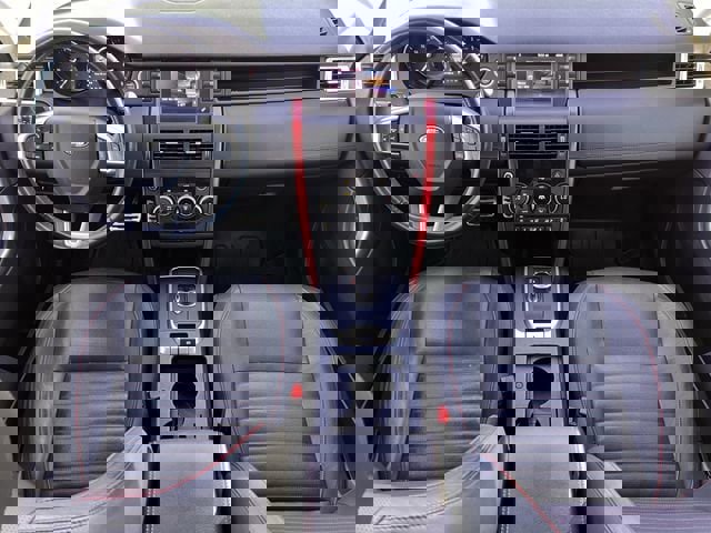 Used 2017 Land Rover Discovery Sport HSE image 9