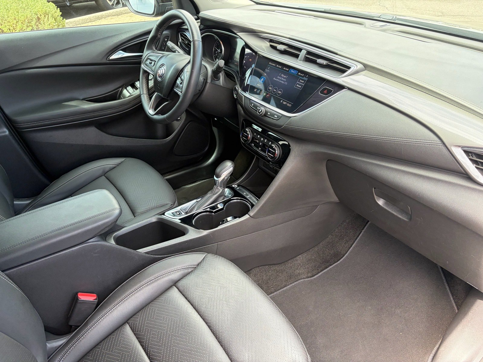 Used 2023 Buick Encore GX Essence w/ Experience Buick Package FWD image 31