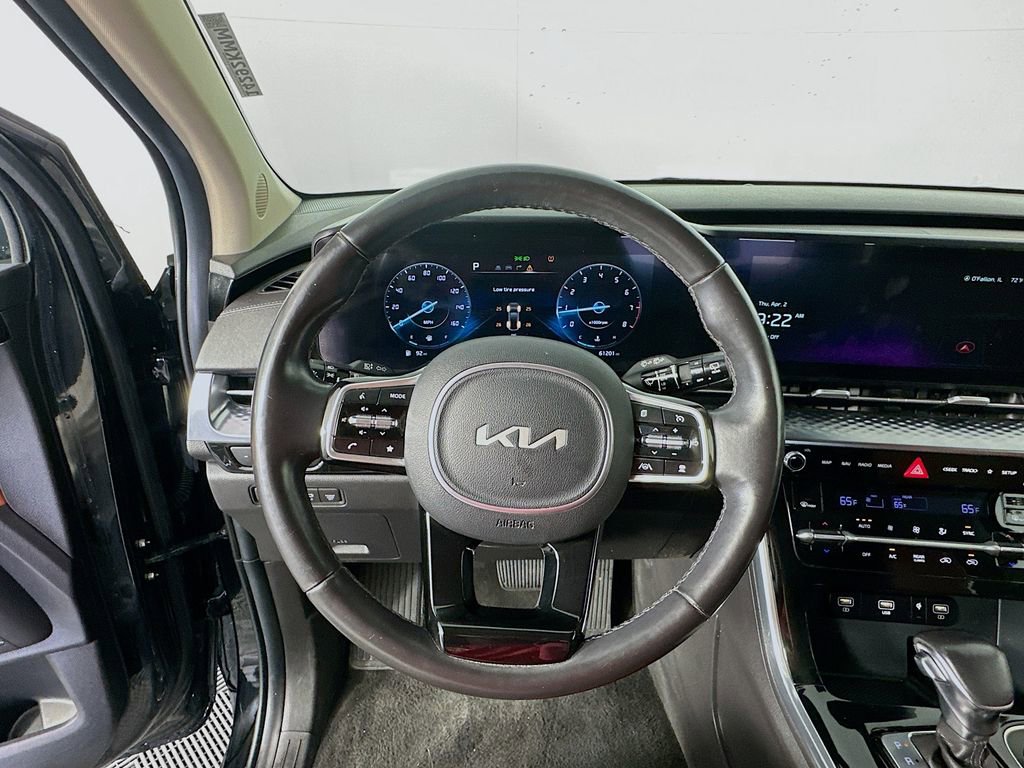 Used 2023 Kia Carnival SX Prestige image 11