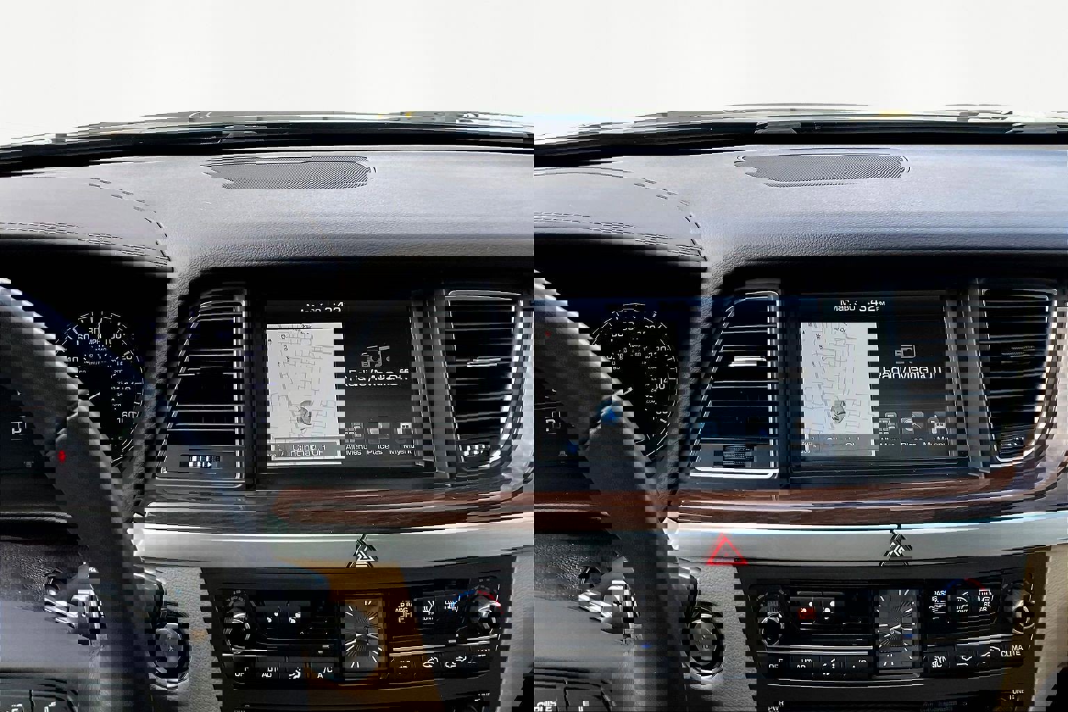 Used 2017 Genesis G80 3.8 w/ Option Group 02 image 10