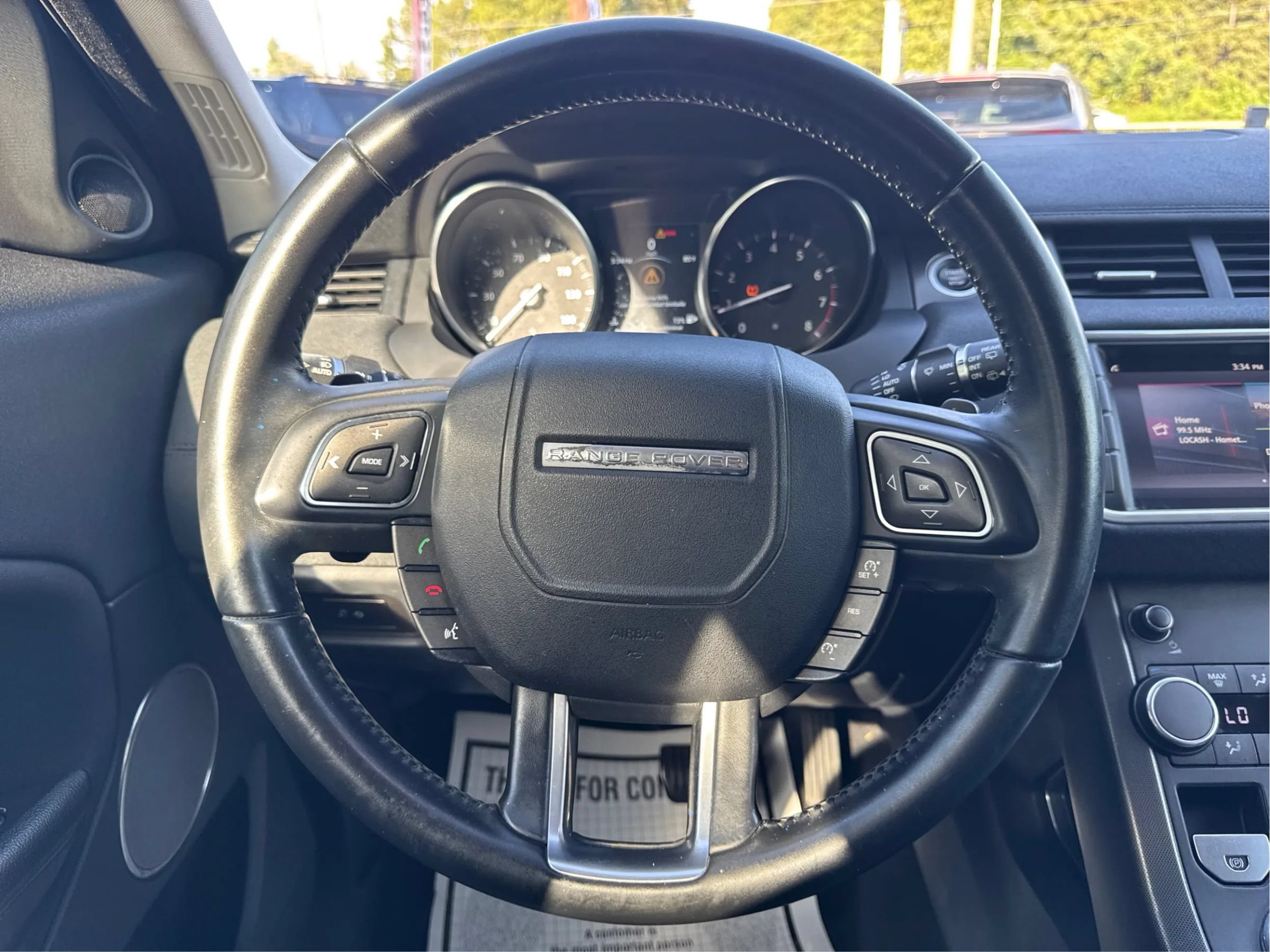 Used 2019 Land Rover Range Rover Evoque SE AWD/4WD image 17