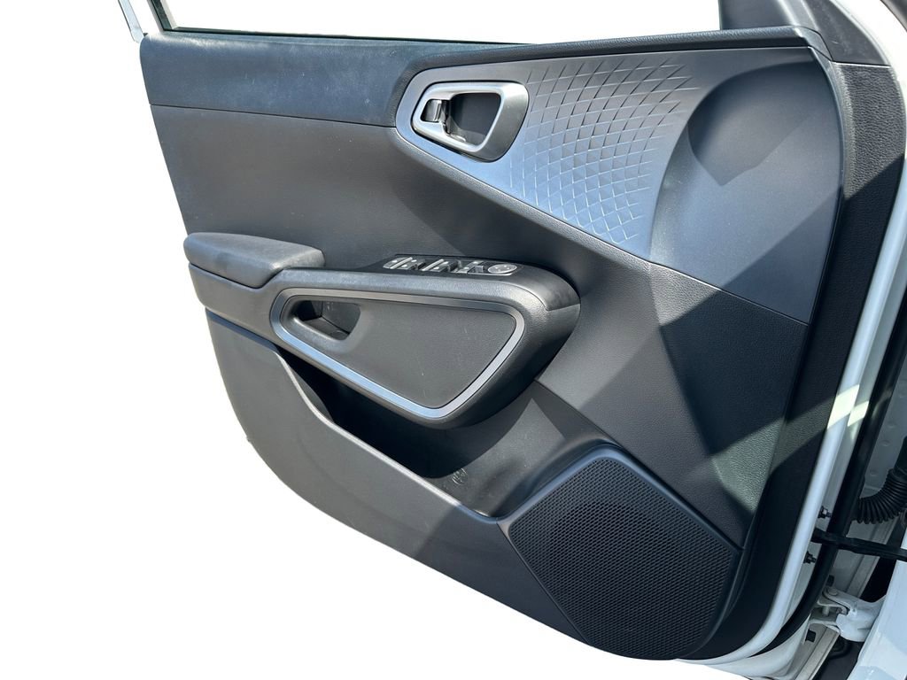 Used 2024 Kia Soul EX image 18