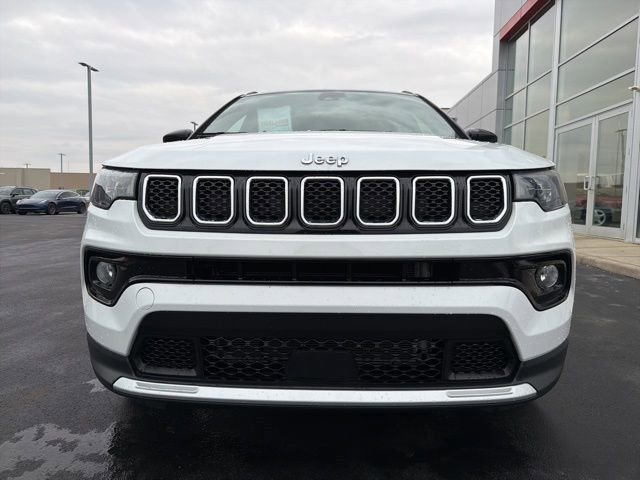 Used 2023 Jeep Compass Limited image 2