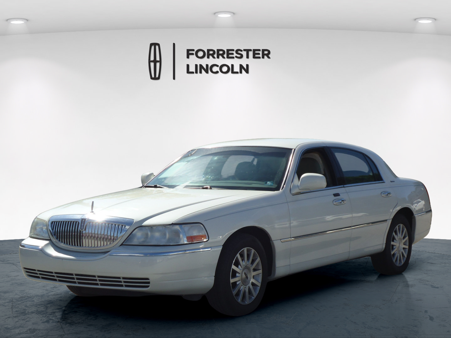 Used 2006 Lincoln Town Car Signature RWD image 7