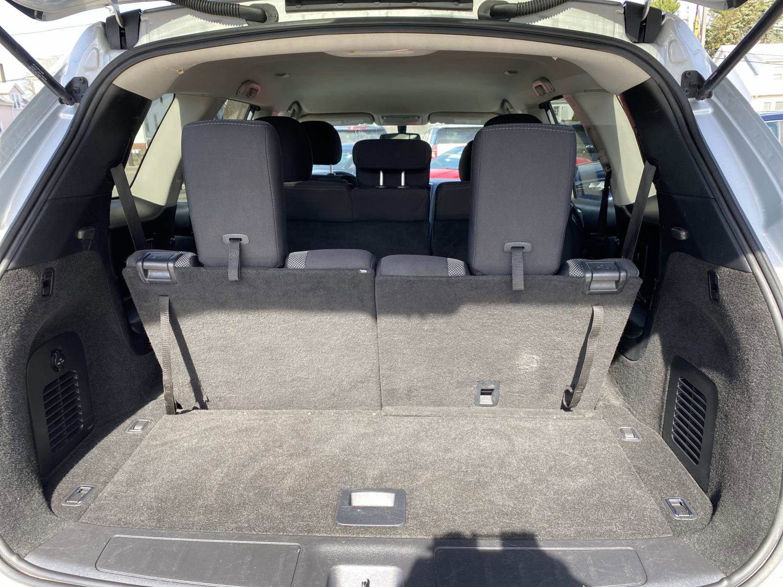 Used 2020 Nissan Pathfinder SV AWD/4WD image 3