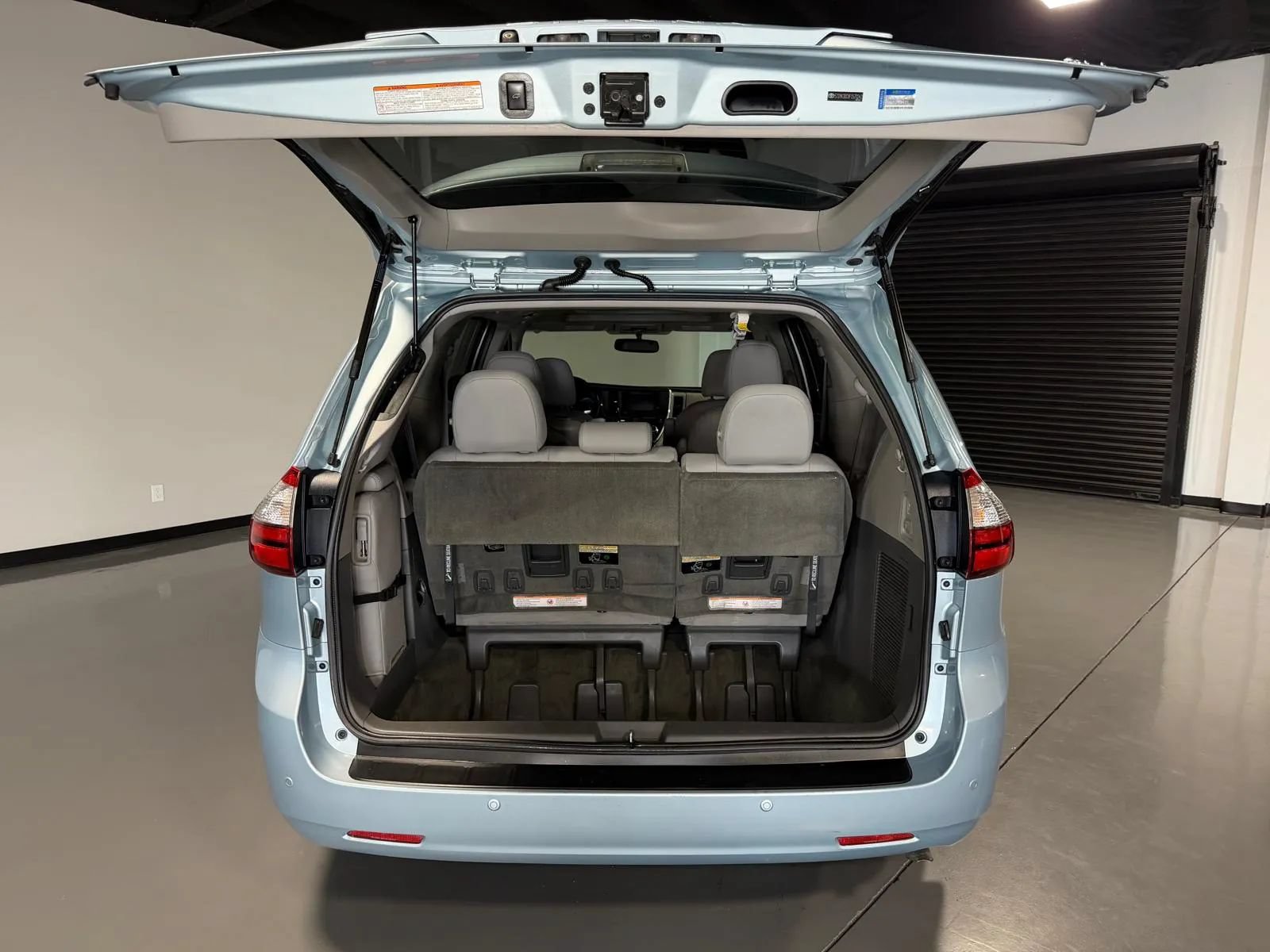 Used 2015 Toyota Sienna XLE Premium FWD image 10