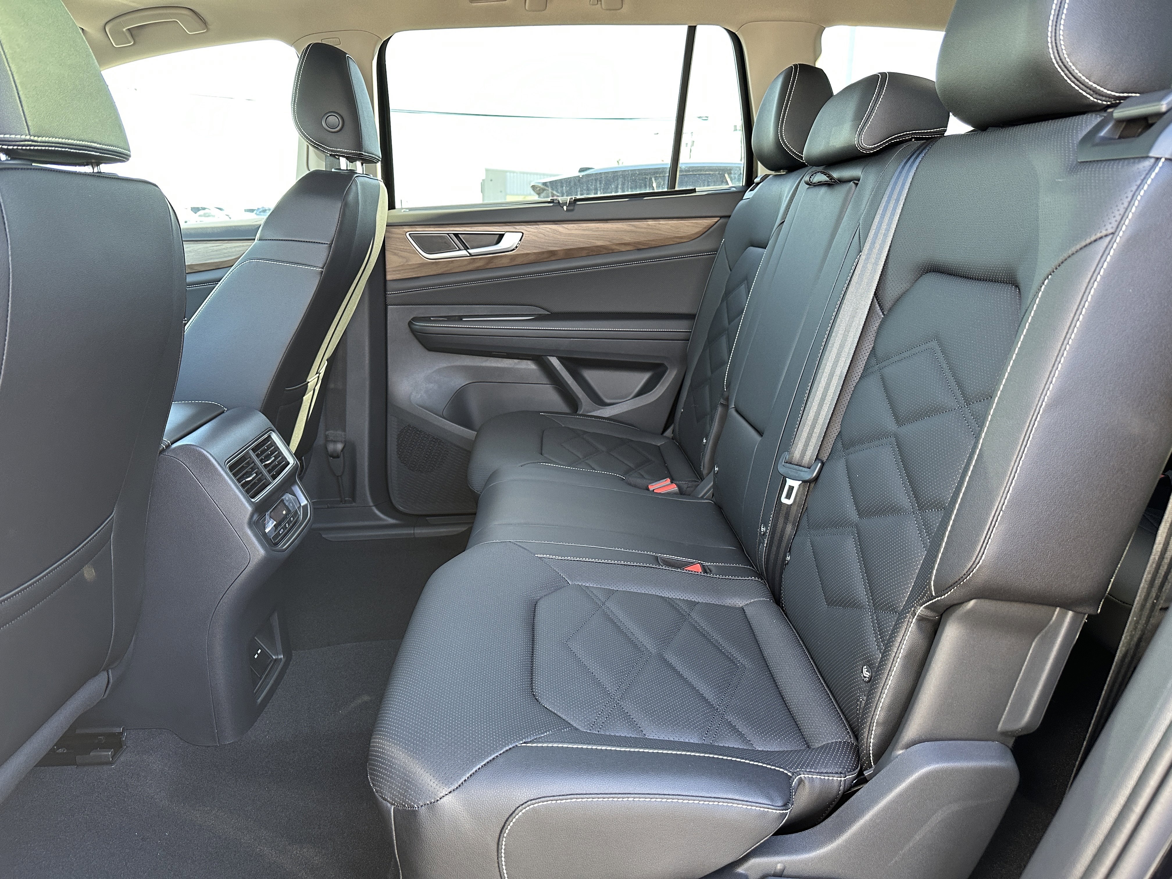 New 2026 Volkswagen Atlas SE image 23