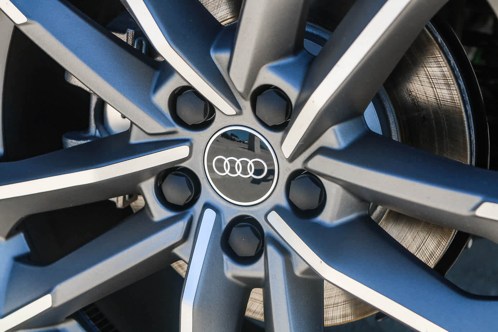 Used 2025 Audi Q3 2.0T Premium w/ Convenience Package AWD/4WD image 16
