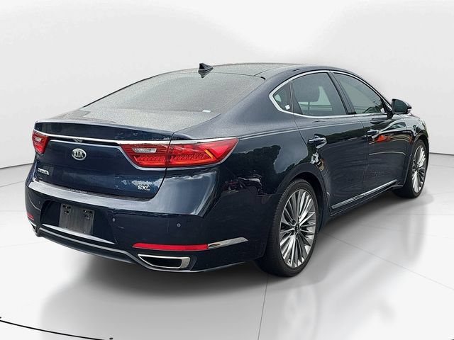 Used 2017 Kia Cadenza Limited FWD image 3