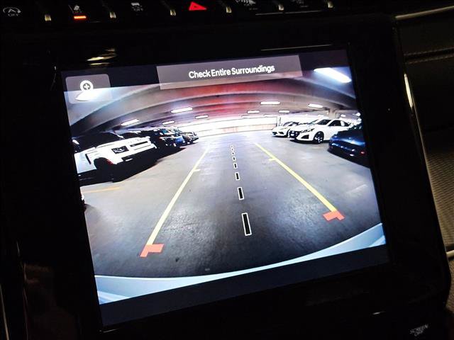 Used 2024 Jeep Grand Cherokee Laredo X RWD image 13