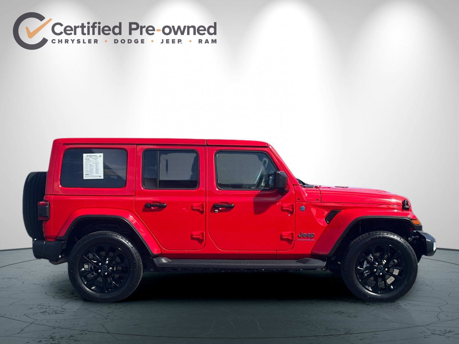 Used 2025 Jeep Wrangler Unlimited Sahara AWD/4WD image 3