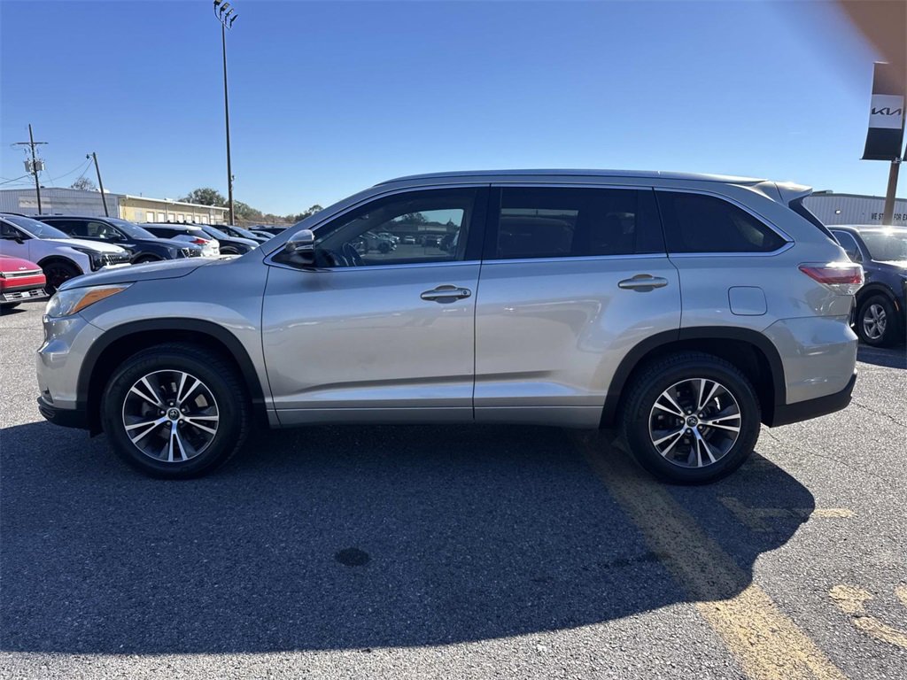 Used 2016 Toyota Highlander XLE image 8