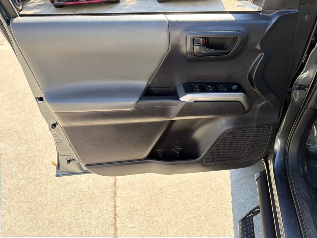 Used 2023 Toyota Tacoma SR5 w/ Technology Package AWD/4WD image 16