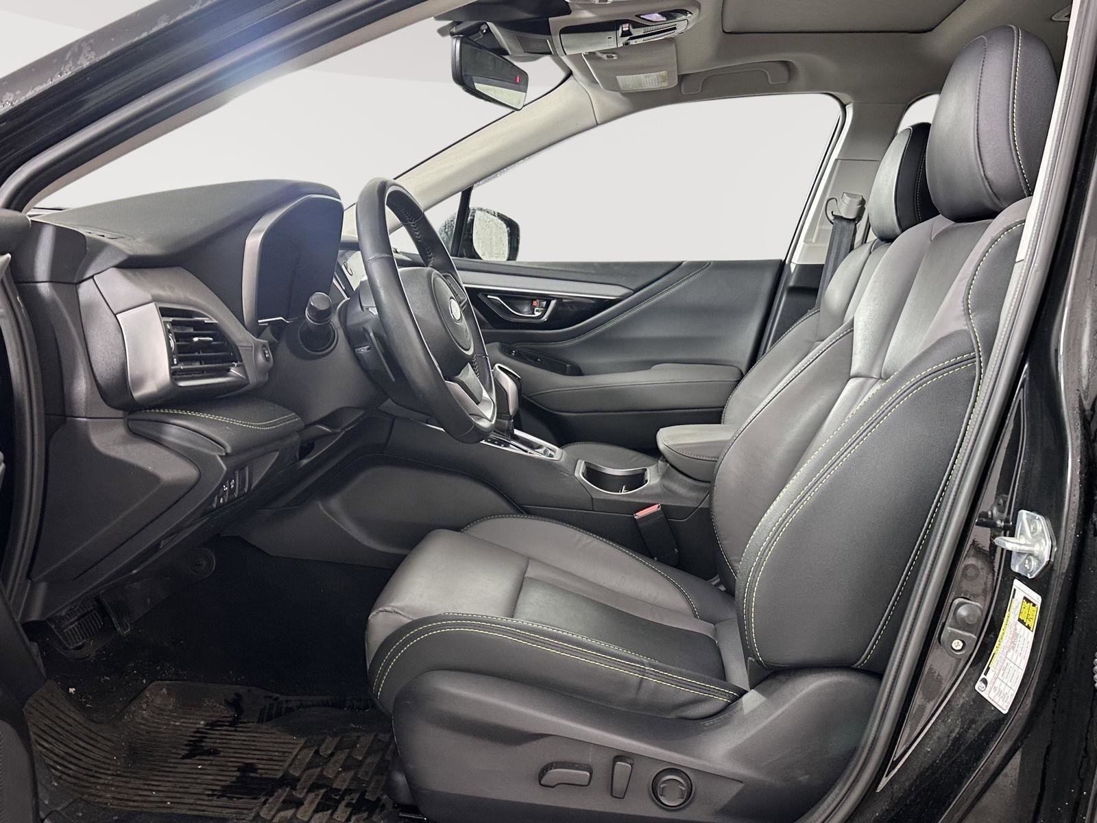 Used 2023 Subaru Outback Onyx Edition image 5