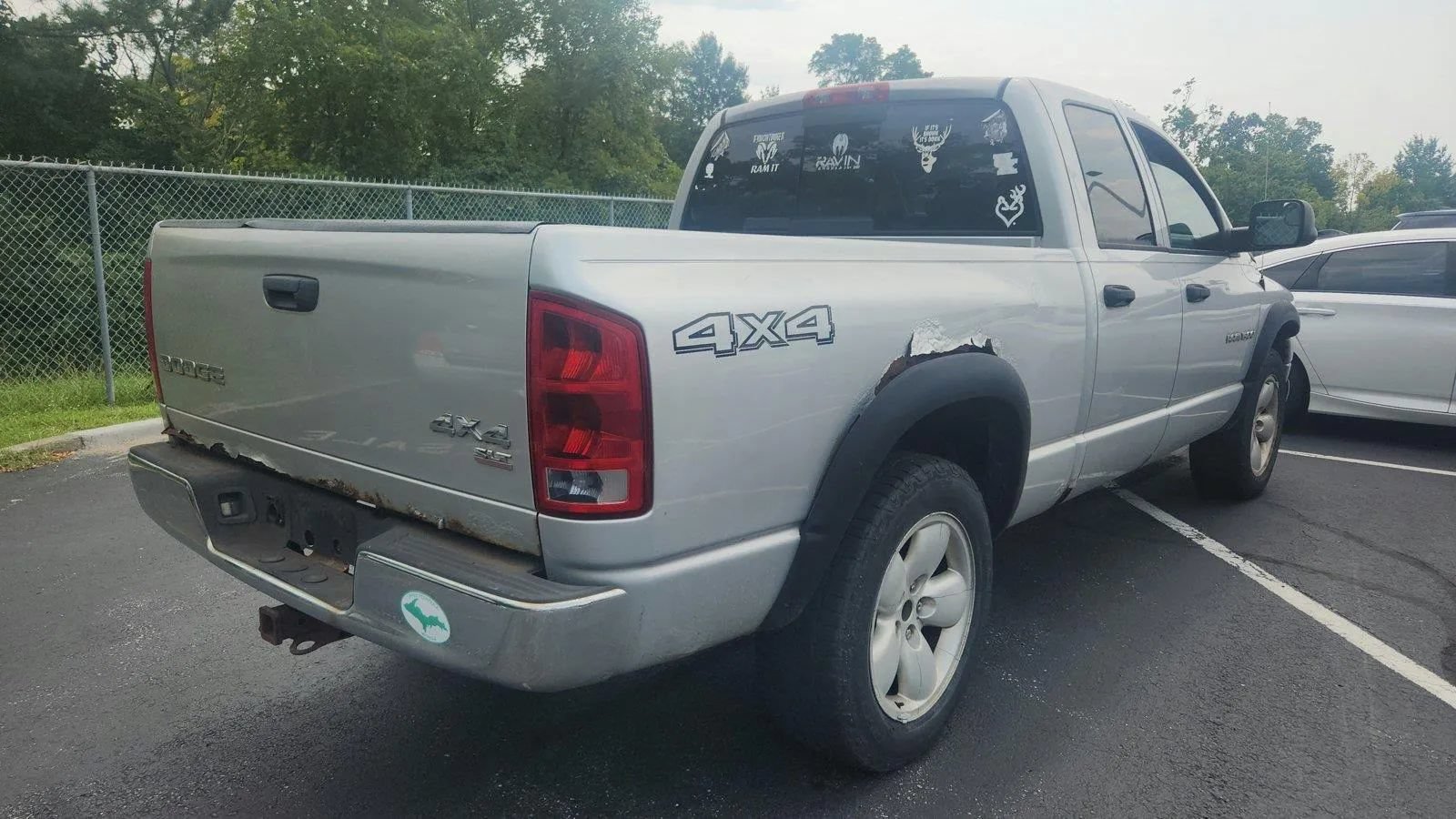 Used 2004 Dodge Ram 1500 Truck SLT w/ Quad Cab Value Group AWD/4WD image 2