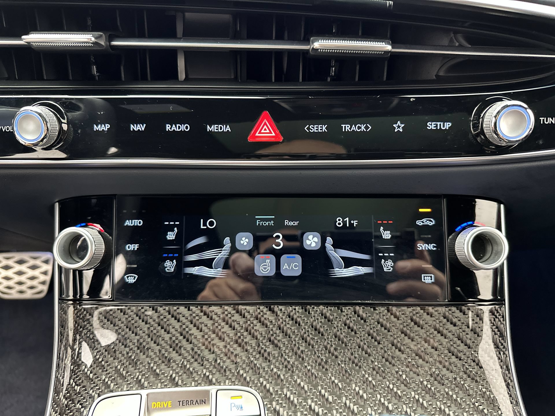 Certified 2026 Genesis GV70 3.5T Sport Prestige AWD/4WD image 19