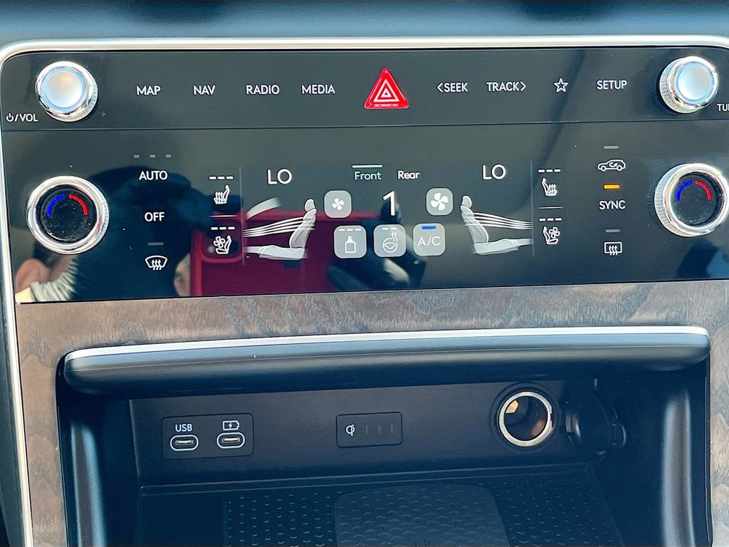 Used 2025 Genesis GV80 2.5T Prestige image 21