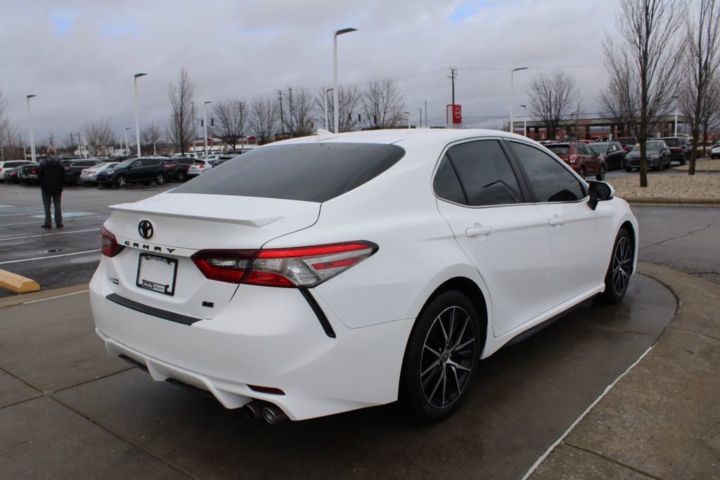 Used 2021 Toyota Camry SE w/ Blackout Package (TMS) image 7