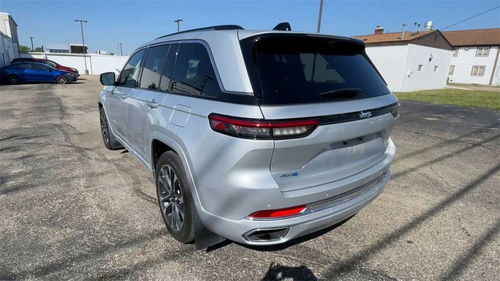 Used 2022 Jeep Grand Cherokee Overland w/ Advanced Protech Group III image 8