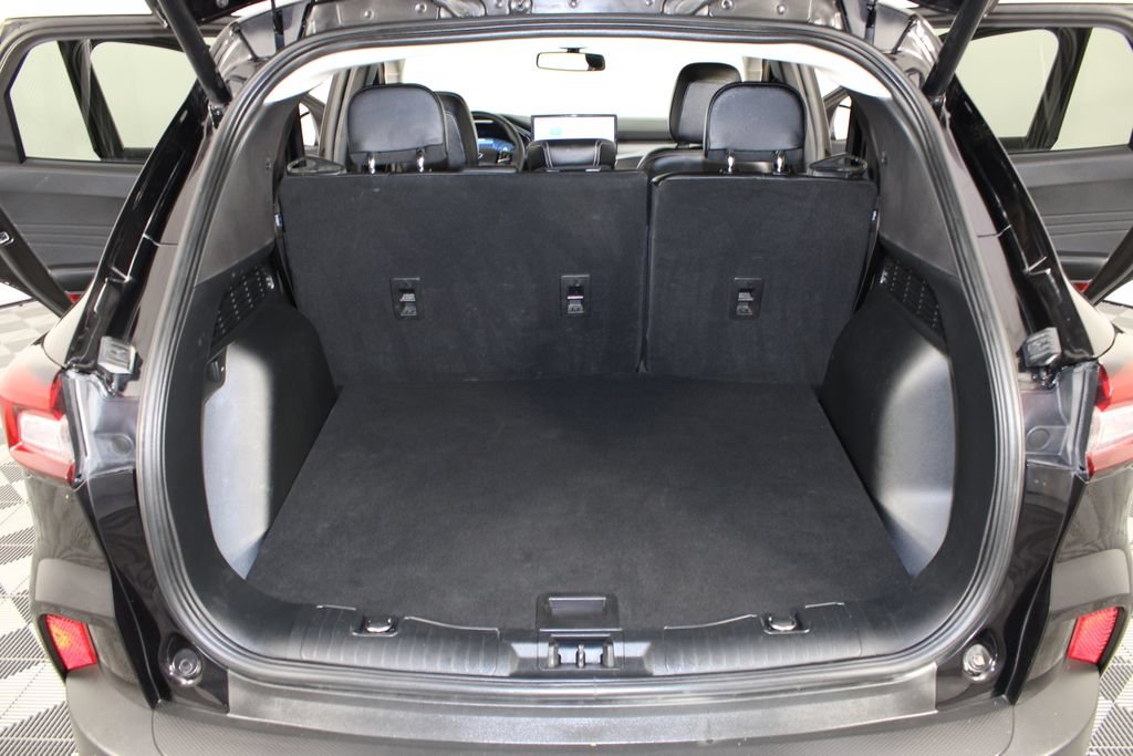 Used 2023 Ford Escape Platinum w/ Premium Technology Package AWD/4WD image 19