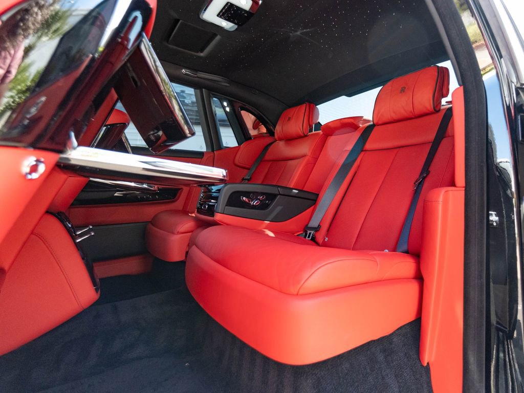 Used 2019 Rolls-Royce Phantom Sedan image 8