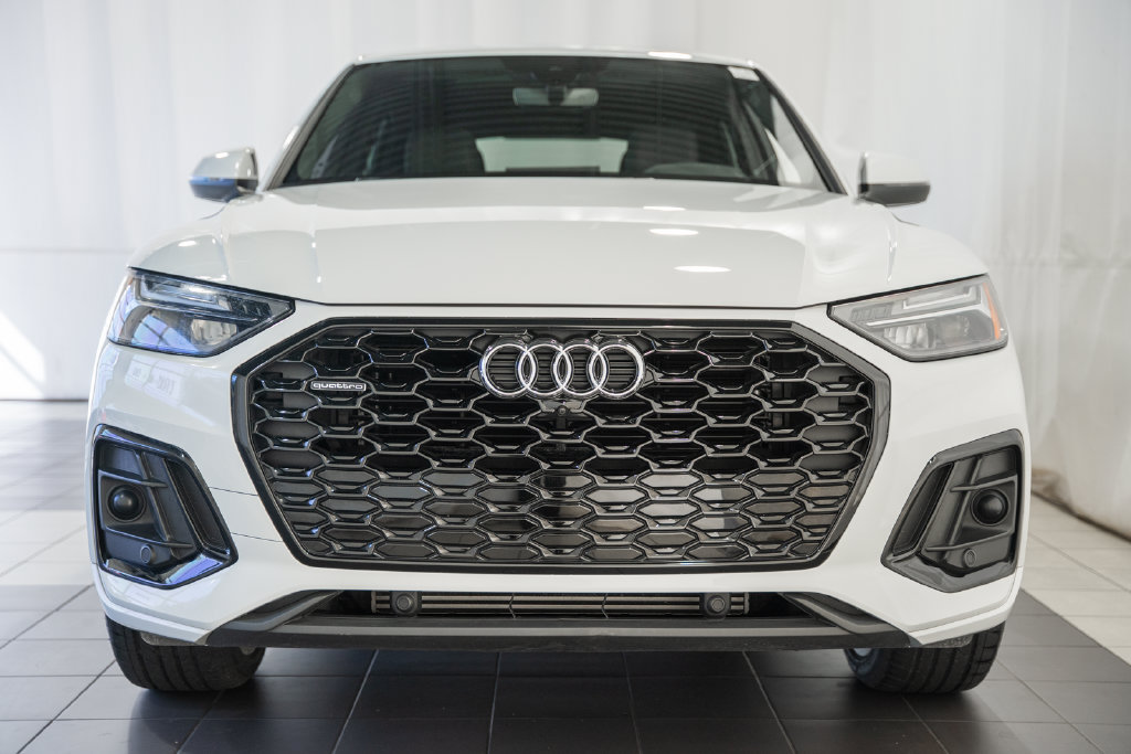Used 2023 Audi Q5 2.0T Premium Plus w/ Premium Plus Package AWD/4WD image 2