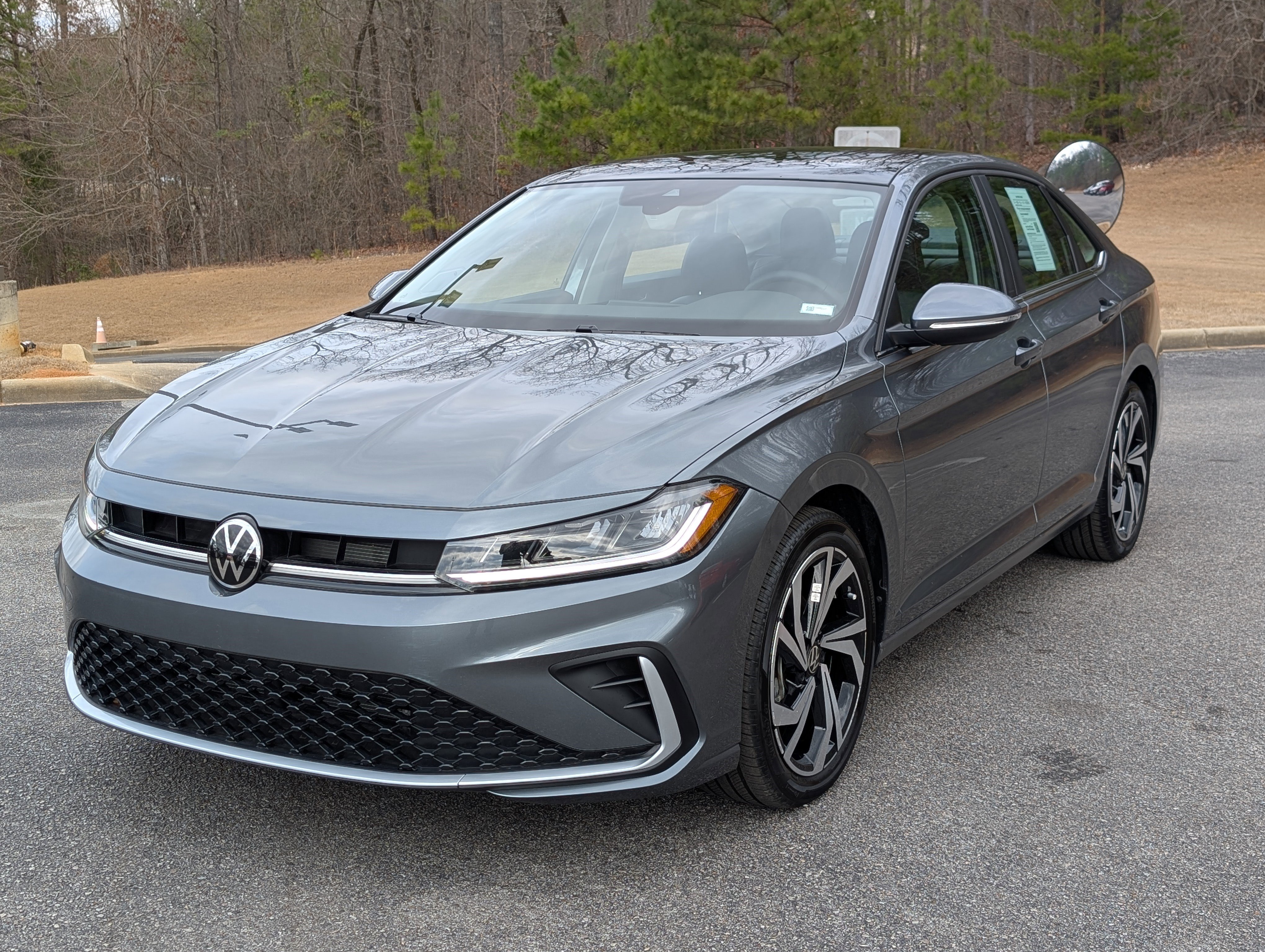 Used 2025 Volkswagen Jetta SEL image 5