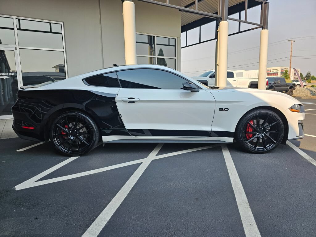 Used 2022 Ford Mustang GT Premium w/ Equipment Group 401A RWD image 6