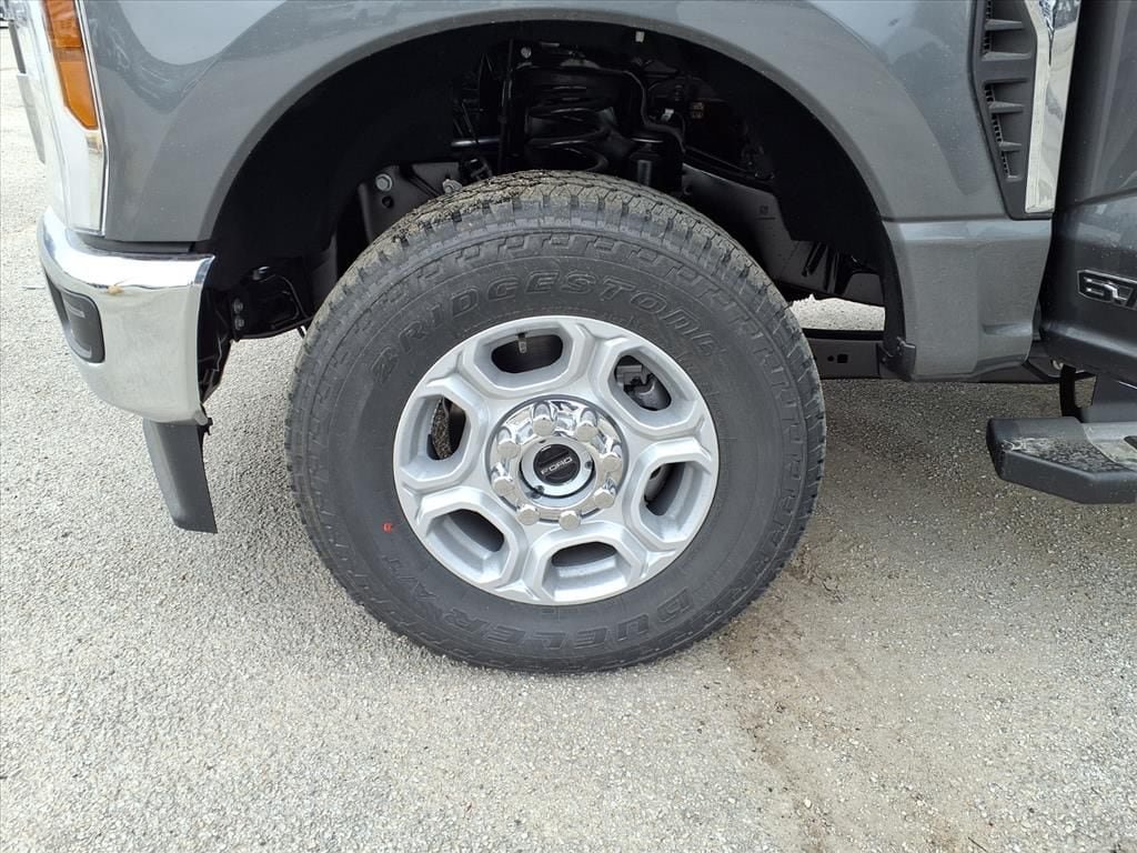 New 2026 Ford F250 XLT w/ FX4 Off-Road Package AWD/4WD image 22