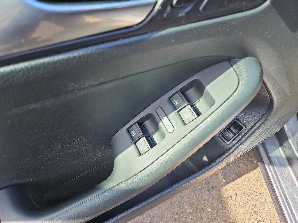 Used 2015 Volkswagen Jetta SE FWD image 11