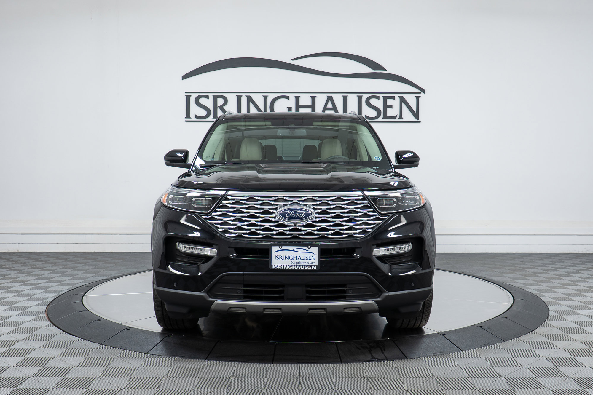 Used 2020 Ford Explorer Platinum w/ Premium Technology Package AWD/4WD image 2