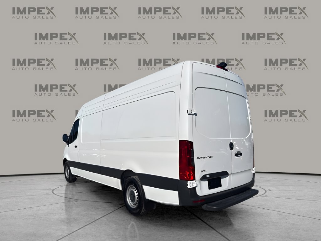 Used 2025 Mercedes-Benz Sprinter 2500 image 3