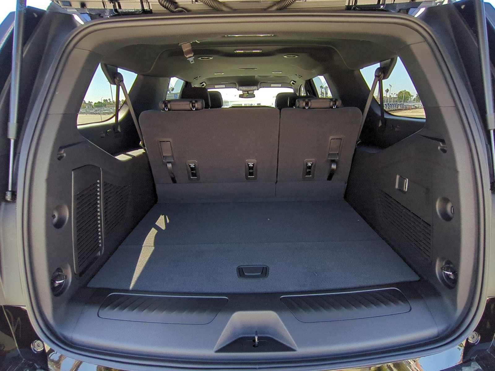 New 2026 Chevrolet Suburban LS RWD image 25