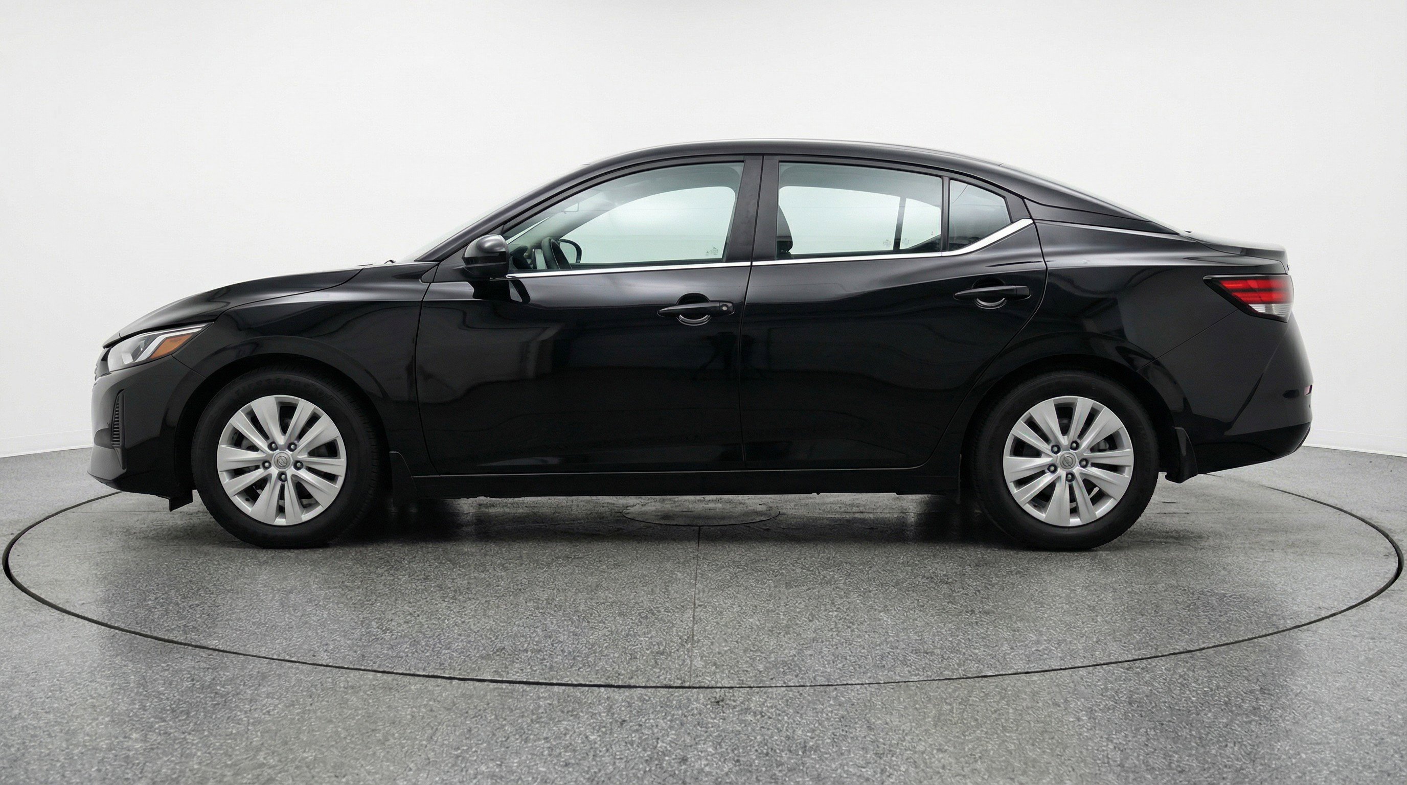 Used 2025 Nissan Sentra S image 5