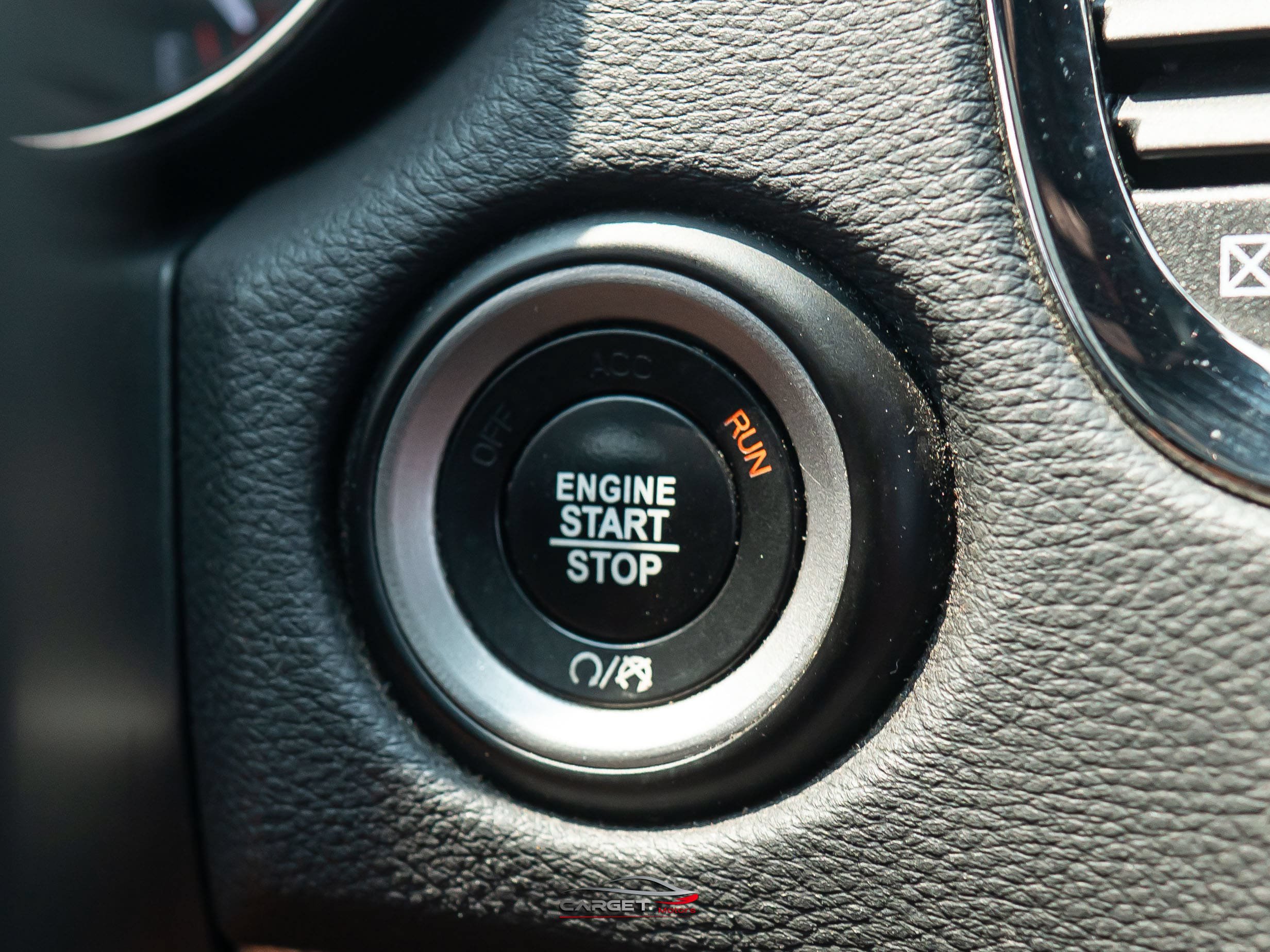 Used 2018 Dodge Durango R/T w/ Blacktop Package AWD/4WD image 30