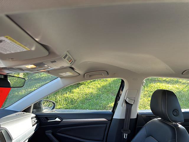 Used 2024 Volkswagen Jetta SE FWD image 15