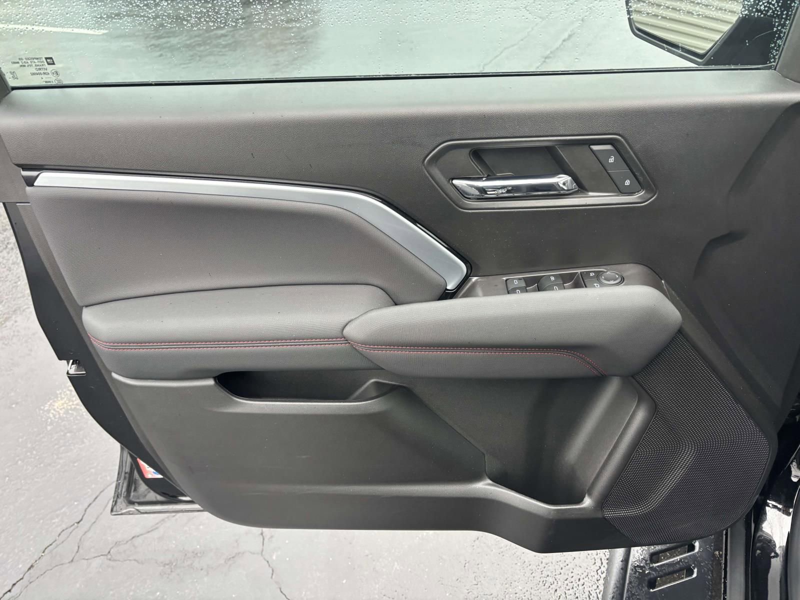 Used 2024 Chevrolet Colorado Z71 w/ Z71 Convenience Package 2 image 13