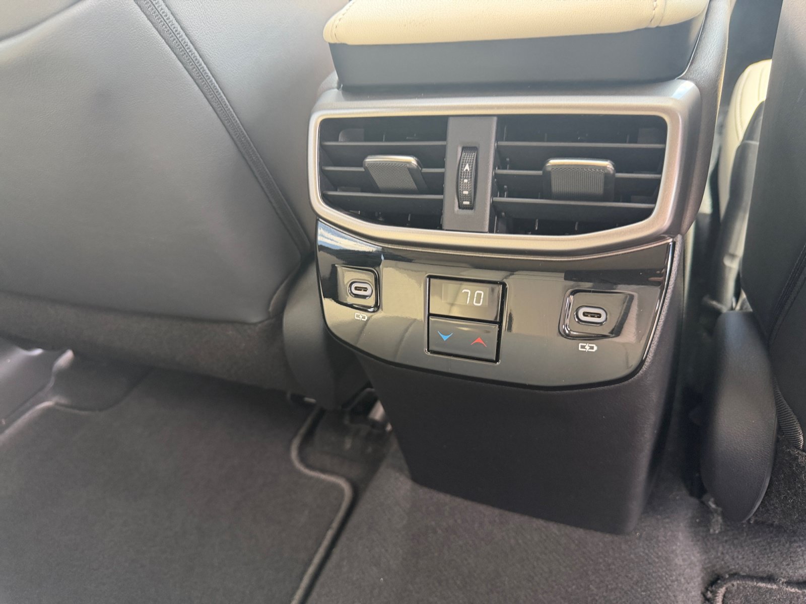 Used 2025 Lexus RX 350 Premium Plus w/ Convenience Package AWD/4WD image 30