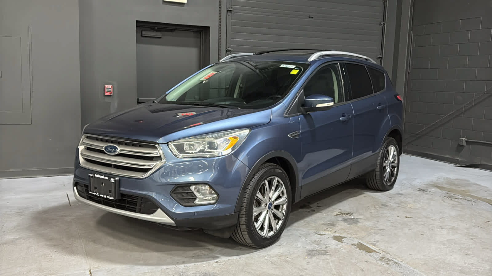 Used 2018 Ford Escape Titanium AWD/4WD image 3