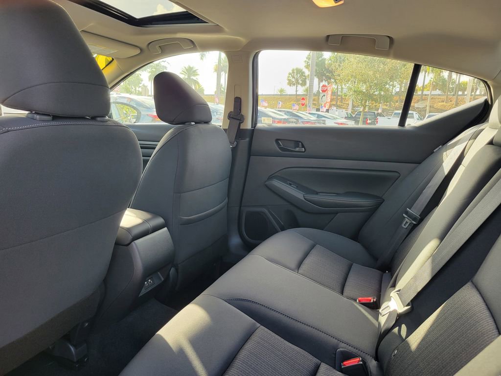 Used 2025 Nissan Altima 2.5 SV w/ SV Special Edition Package image 8