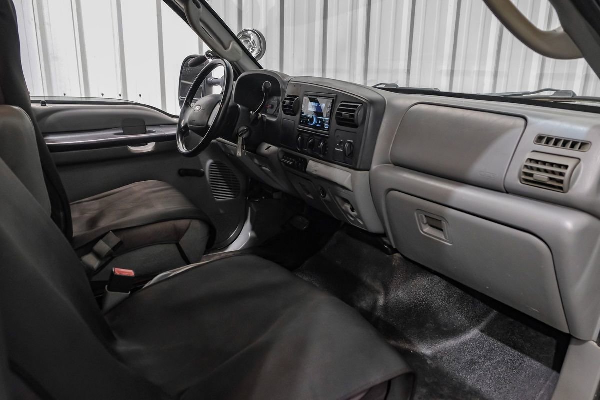 Used 2006 Ford F250 XL RWD image 12
