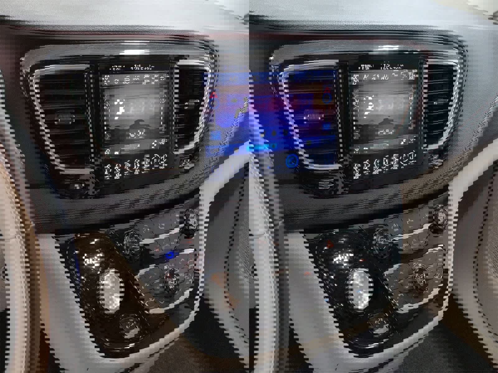 Certified 2017 Chrysler Pacifica Limited image 31