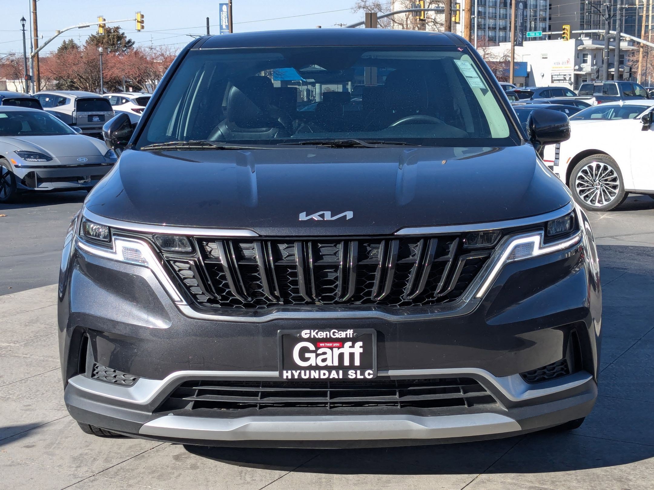 Used 2024 Kia Carnival LX image 11