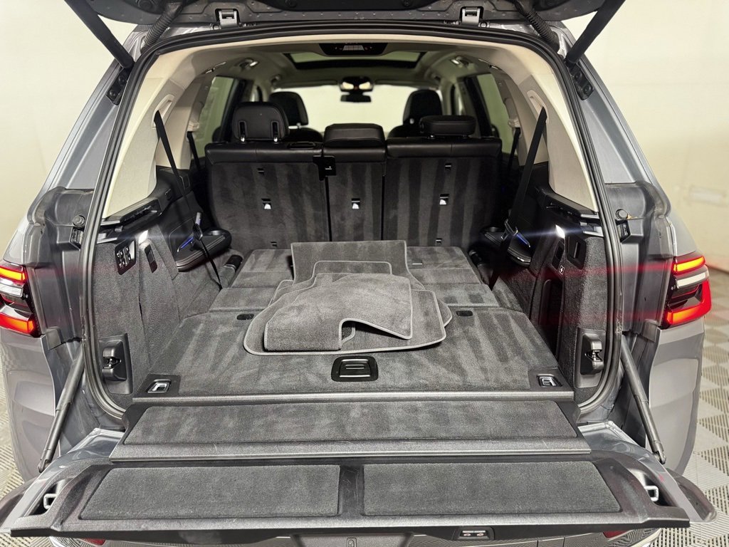 Used 2023 BMW X7 xDrive40i image 4
