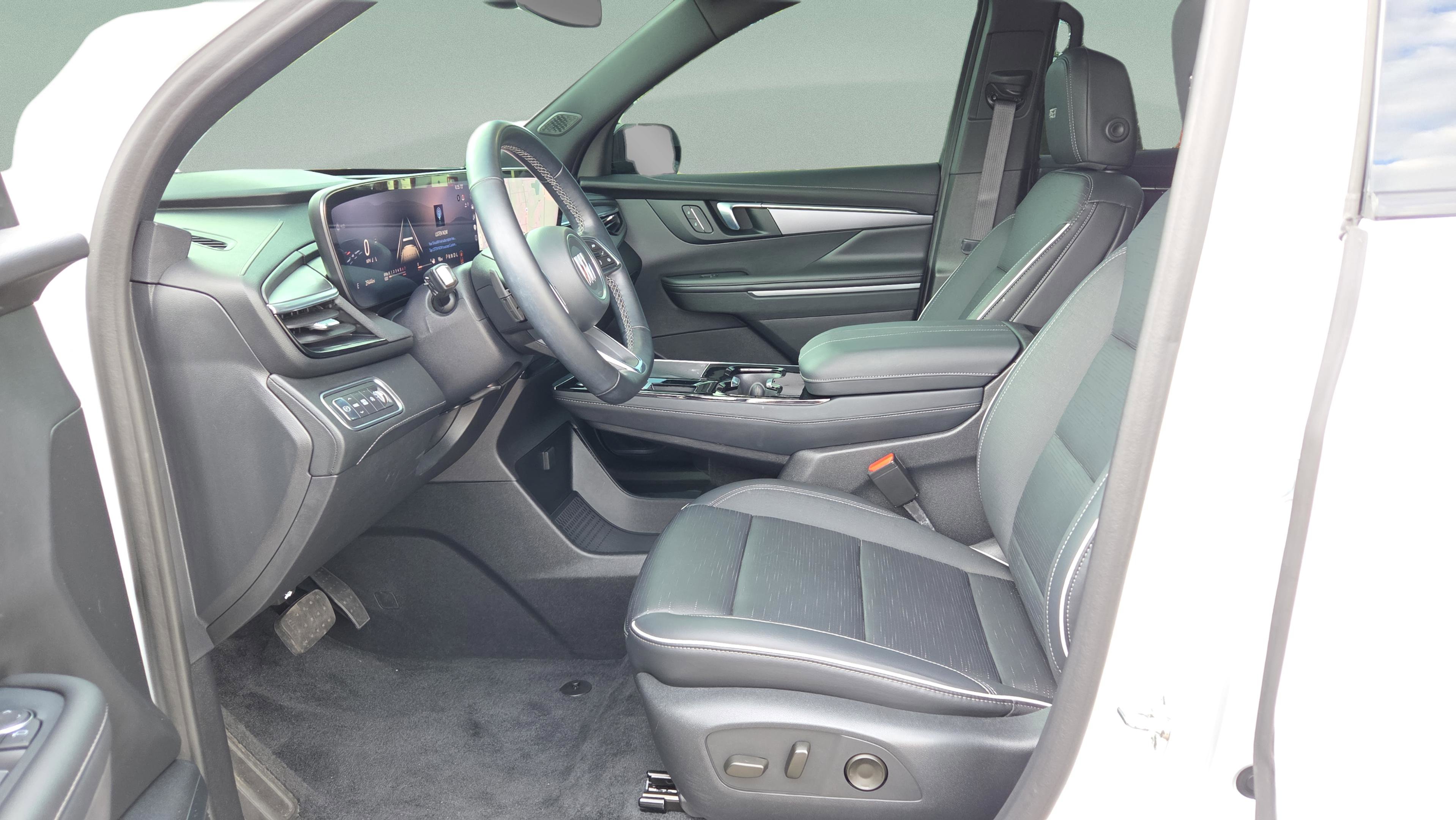 Used 2025 Buick Enclave Sport Touring w/ Power Package image 10